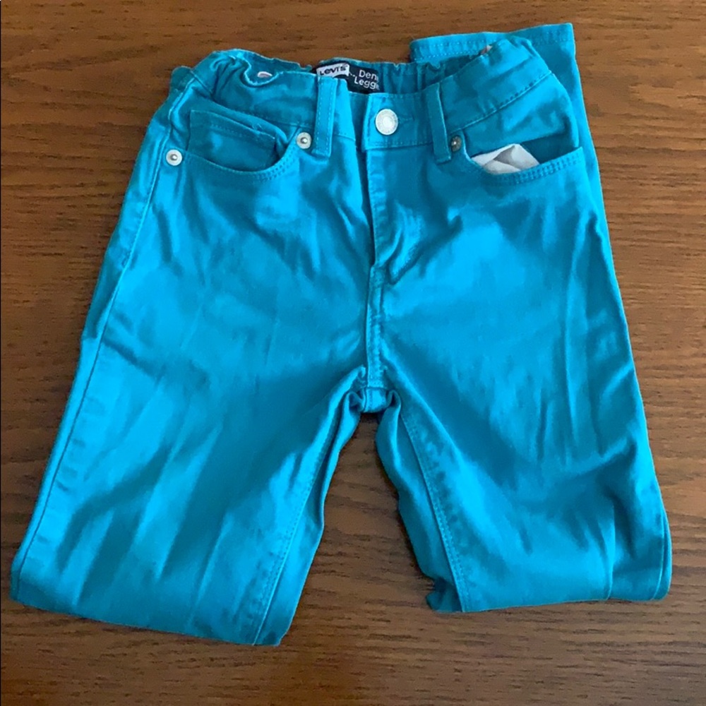 P8: Levi girl jeans